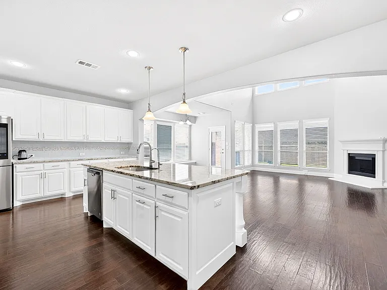 15608 Governors Island Way — Photo 9