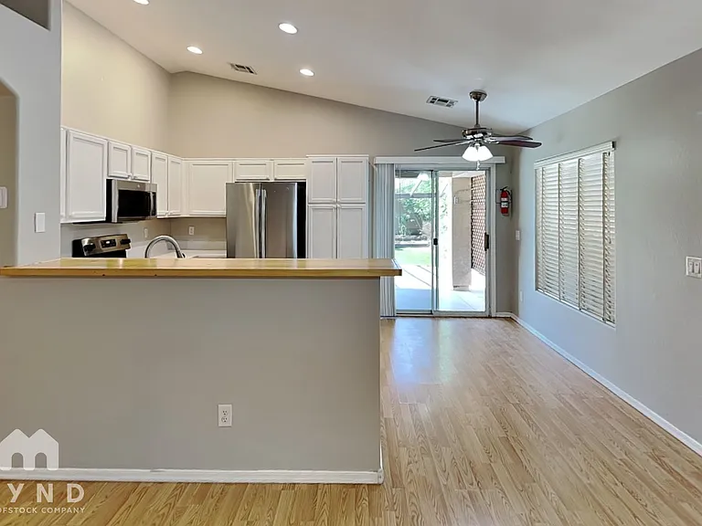 1423 E Poncho Ln — Photo 8