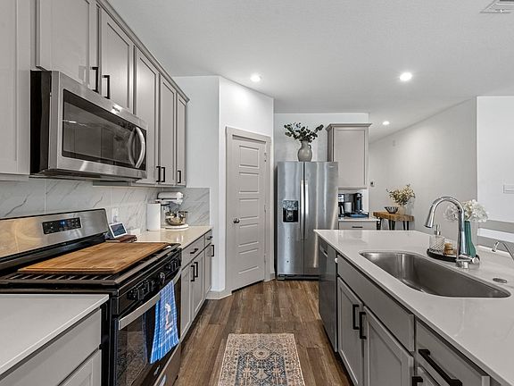 4th image of 1103 Texel St