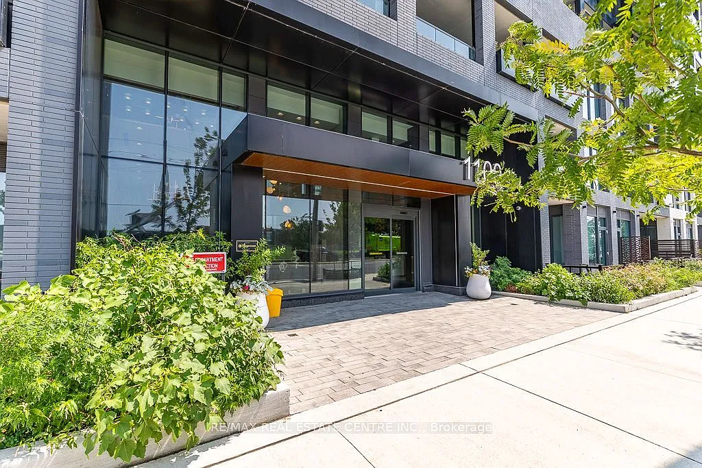 Westline Condos — Photo 2