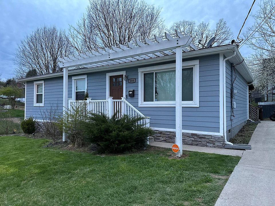 1st image of 208 Bellevue Dr