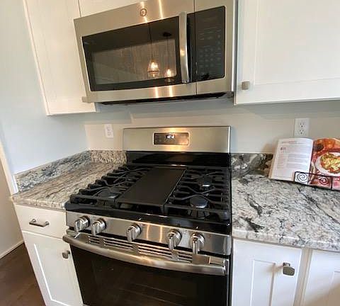 5th image of 8019 Woodholme Cir