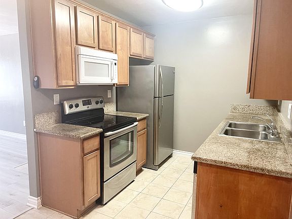 4th image of 1386 E Madison Ave E #19-1