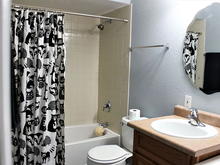 7665 Chancellor Dr — Photo 31