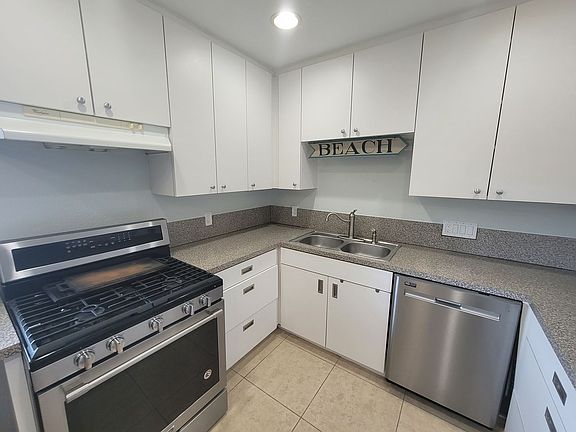 5th image of 128 Albacore Ave