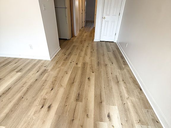 5th image of 409 Roosevelt Ave APT B