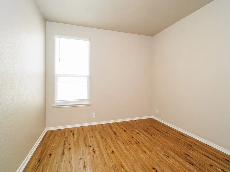 541 Pearl Chase — Photo 11