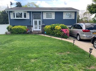 12 Gates Ave, Brentwood, NY 11717