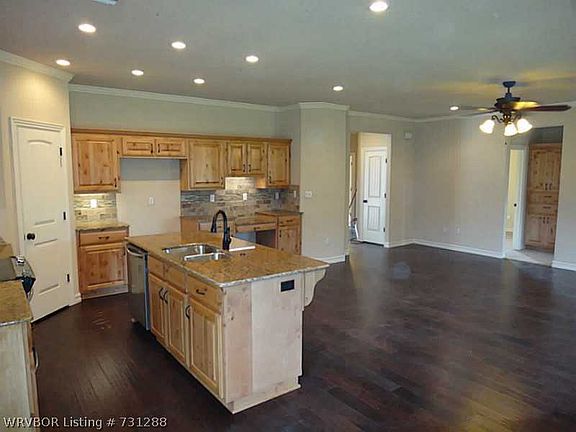 4th image of 1078 S Rosella South Way S