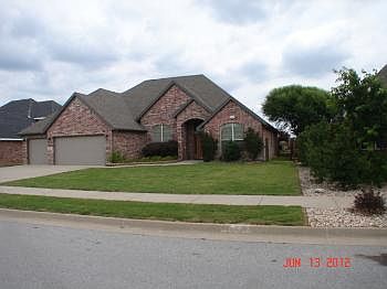 1st image of 501 Lyndal Ln