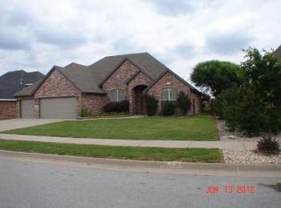 501 Lyndal Ln, Bentonville, AR 72712