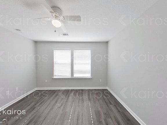 3rd image of 158 Cottage Grove Rd