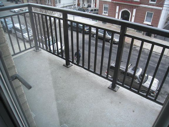 5th image of 2333 31st Ave #3A