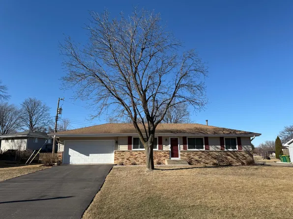 8500 Cherokee Dr N, Brooklyn Park, MN 55428