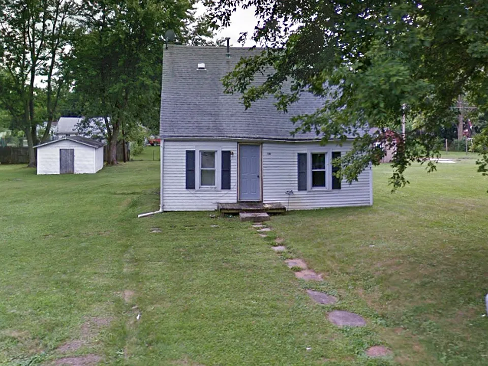 2001 E Depauw Ave