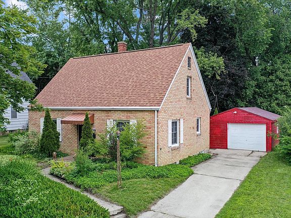 2nd image of 1604 Dousman St