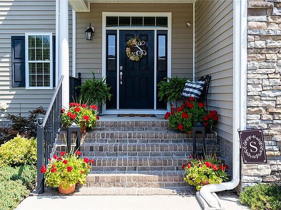 4th image of 10813 Willow Hill Ct