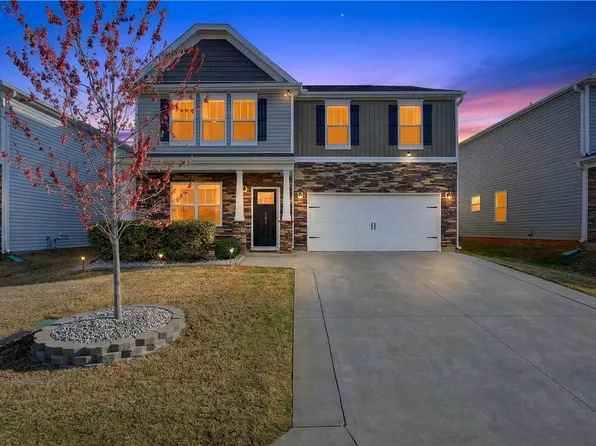 102 Preservation Dr, Greer, SC 29650