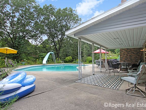2nd image of 12529 Bailey Dr NE