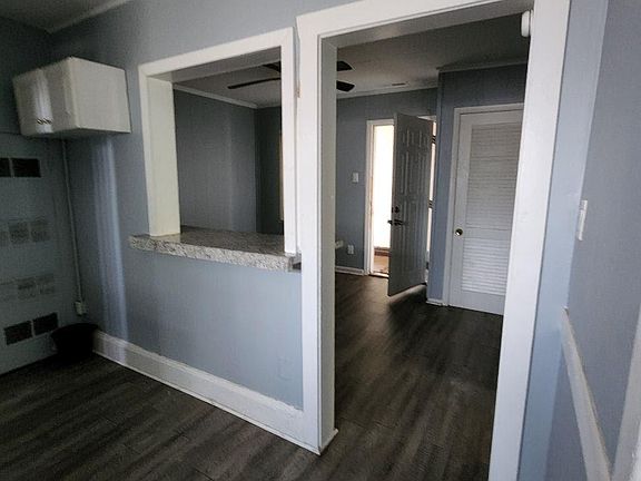 3rd image of 4731 Tod Ave #2C