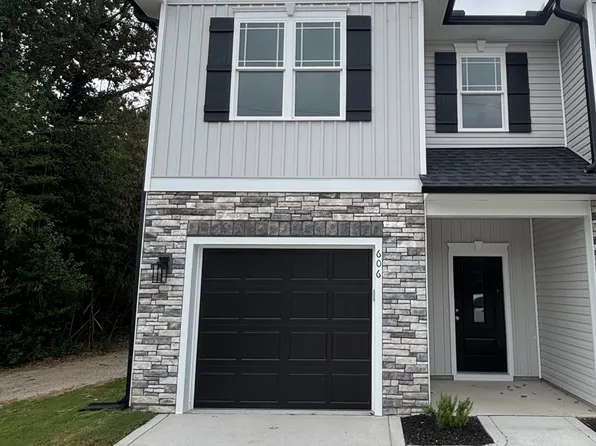 606 S Blackmon St, Benson, NC 27504