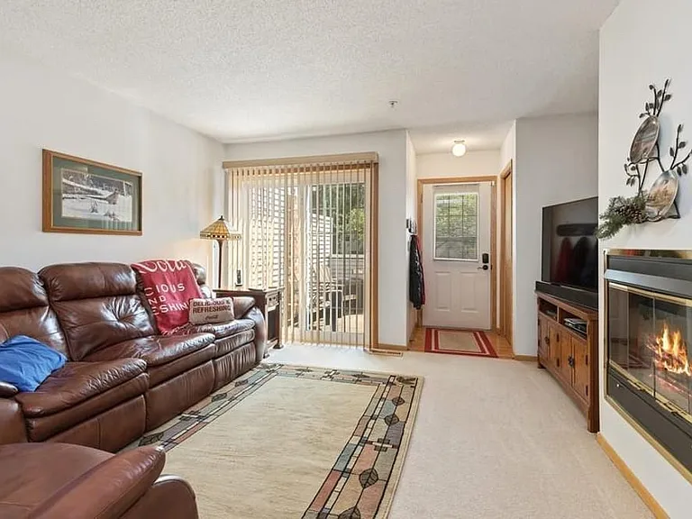 3702 Little Linden Curv — Photo 2