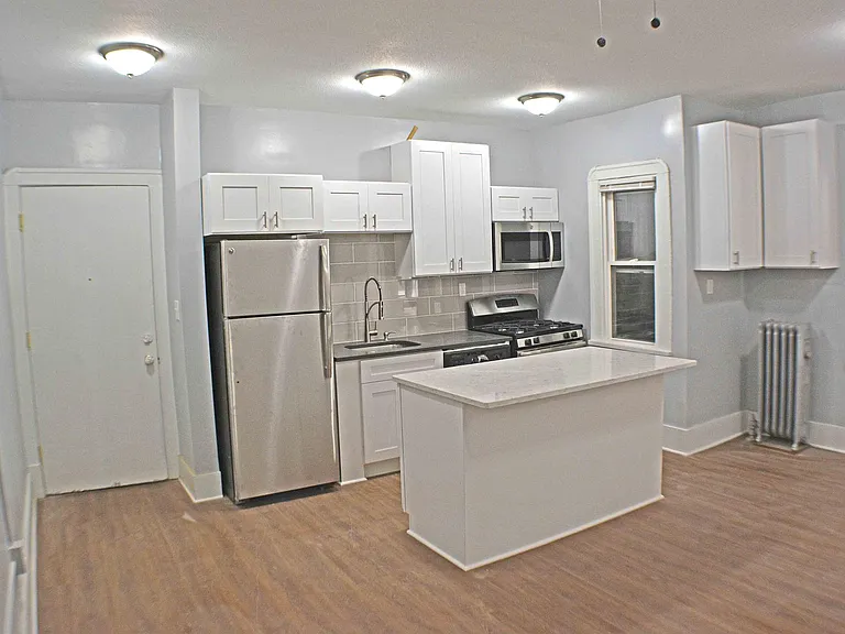 Ridgewood Apartments — Photo 7