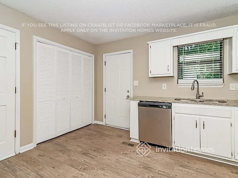333 Mona Pl — Photo 9