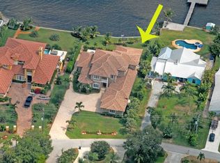 709 SE Riverside Dr, Stuart, FL 34994