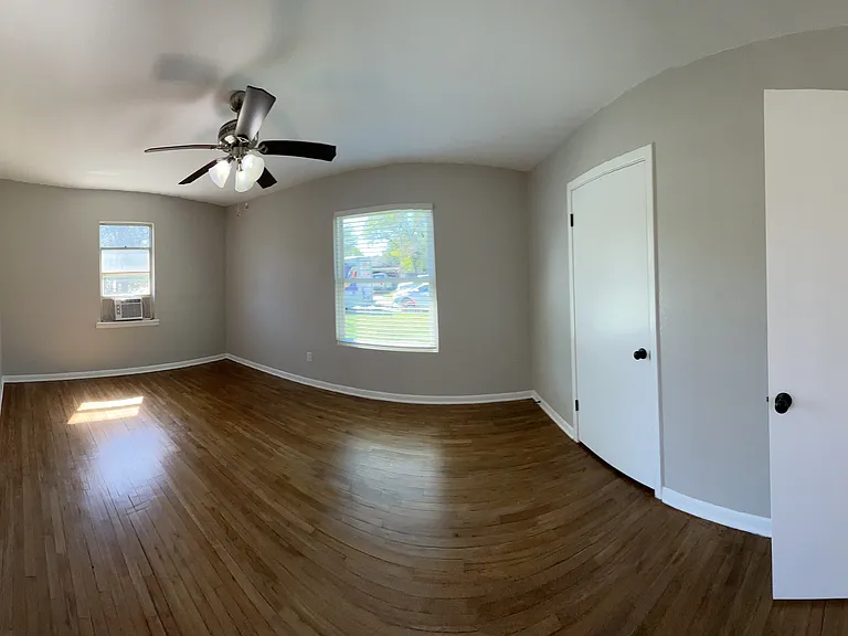 408 Jefferson Ave — Photo 10
