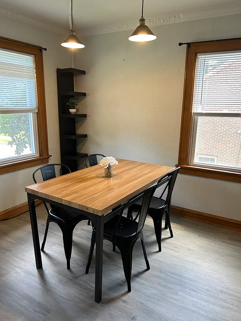 2 bed, 1000 sqft, $1,495 — Photo 3