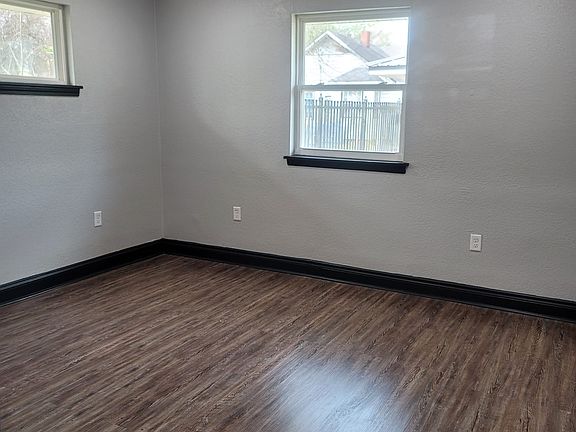 4th image of 410 W Harding Avenueapt #D