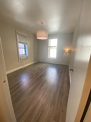 Rented by Compass | media 18