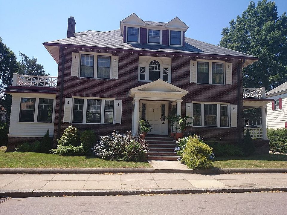 2nd image of 50 Moraine St