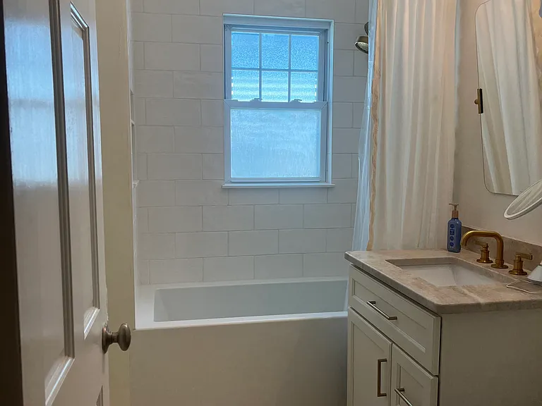 33 Bancroft St #33 — Photo 13