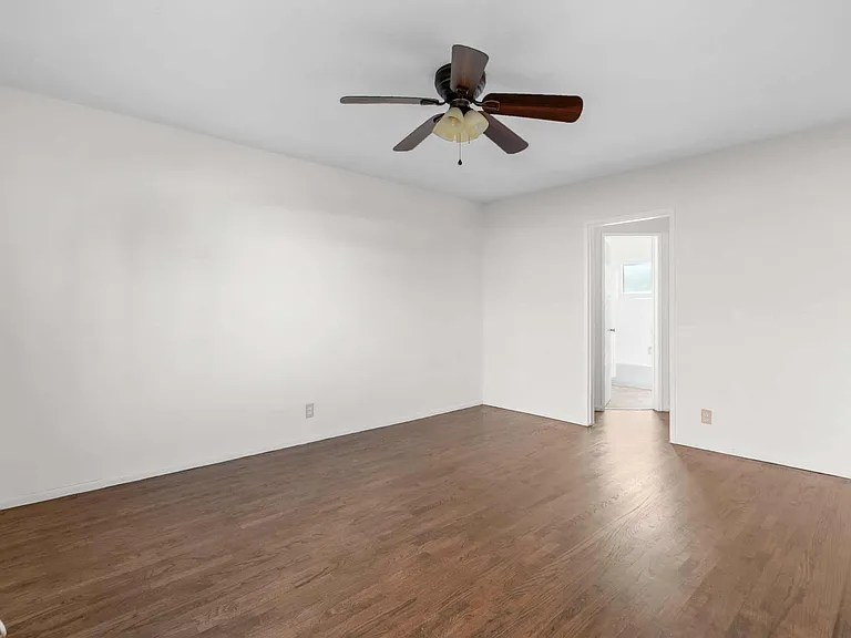 330 W Alameda — Photo 4