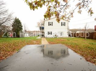 100 Adelaide Ave #2, Warwick, RI 02886