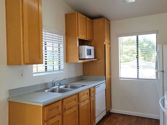 2nd image of 4128 Mississippi St APT 4