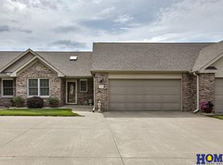 705 Clearwater Cir, Beatrice, NE 68310