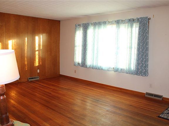 5th image of 413 W North 7th St