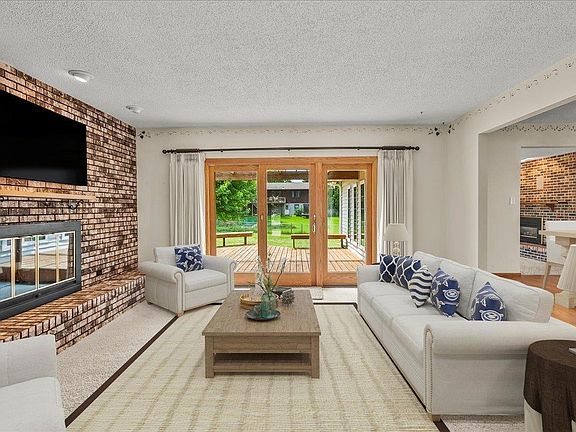 3rd image of 1221 Oak Park Blvd