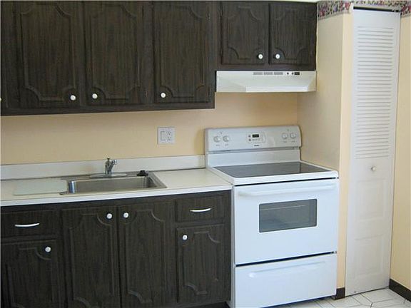 4th image of 1402 NW 80th Ave APT 411