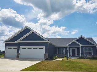 1811 Littlefield Ln, Mahomet, IL 61853