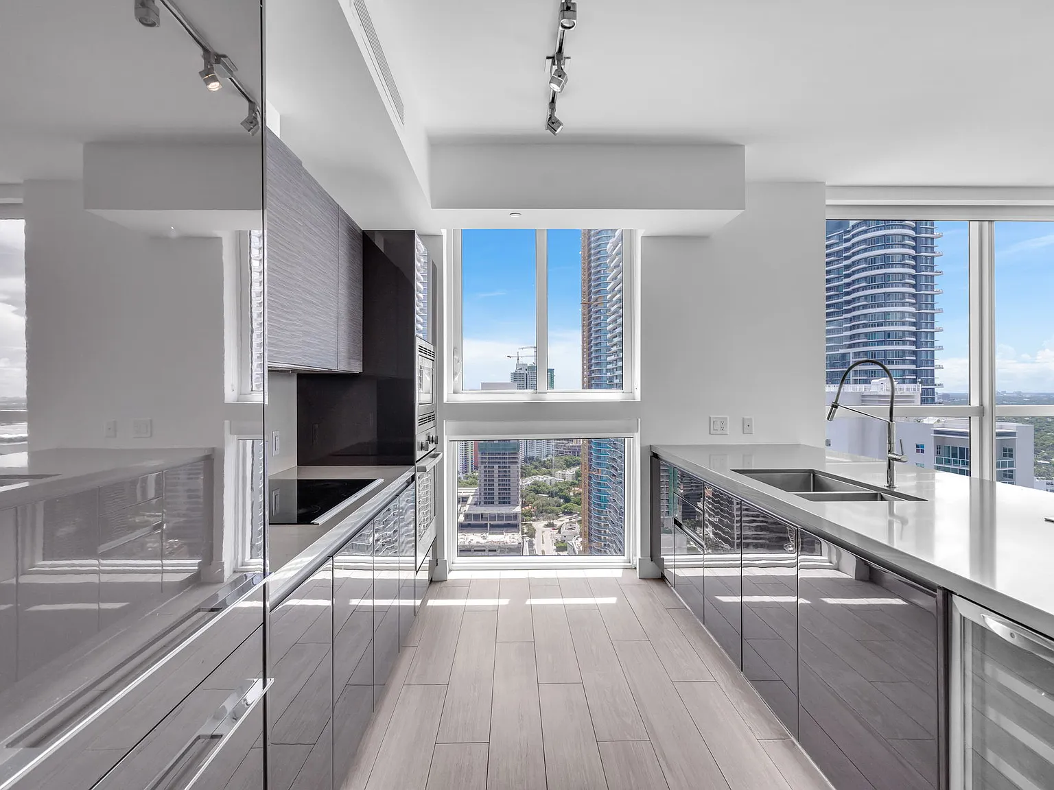 2 bed, 1134 sqft, $5,999 — Photo 3