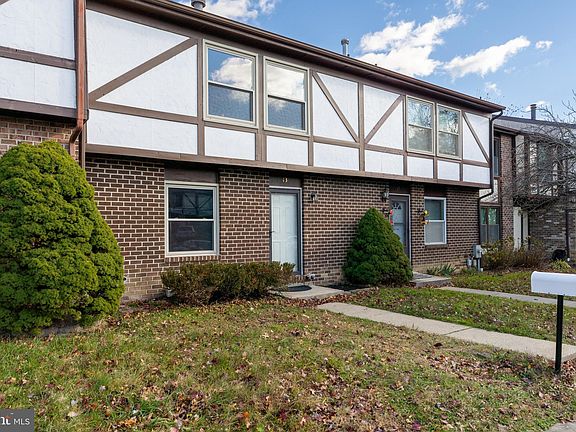 3rd image of 13 Borgia Ct