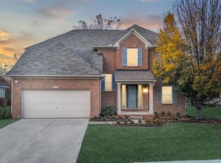 2178 Lagoon Dr, Rochester Hills, MI 48309