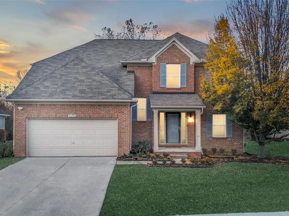 2178 Lagoon Dr, Rochester Hills, MI 48309