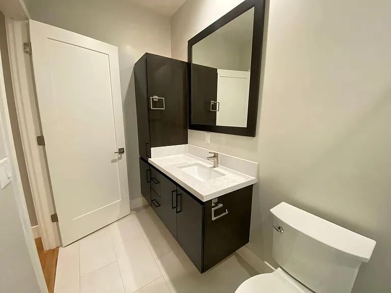 2961 E St #4 — Photo 23