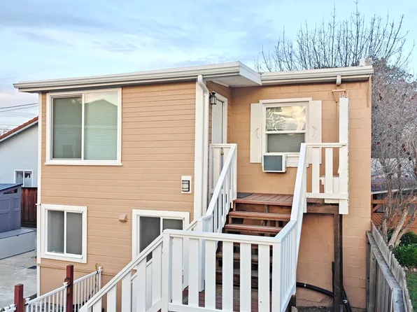 2327 5th St #B, Livermore, CA 94550