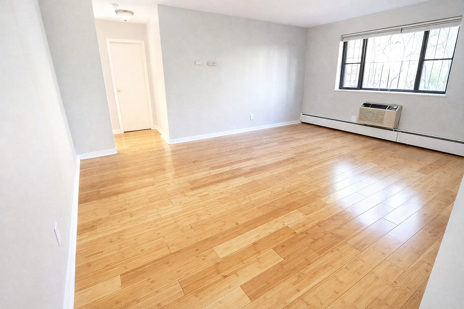 1 bed, 703 sqft, $1,749 — Photo 3